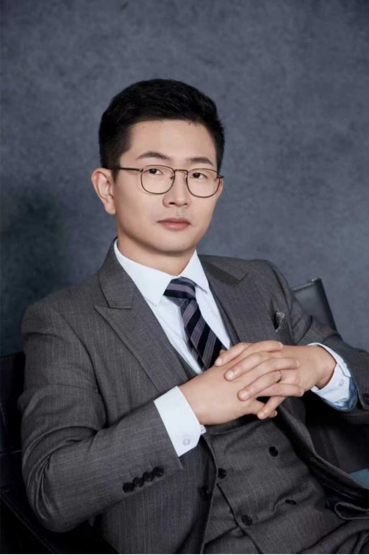 Liu Hang - COO
